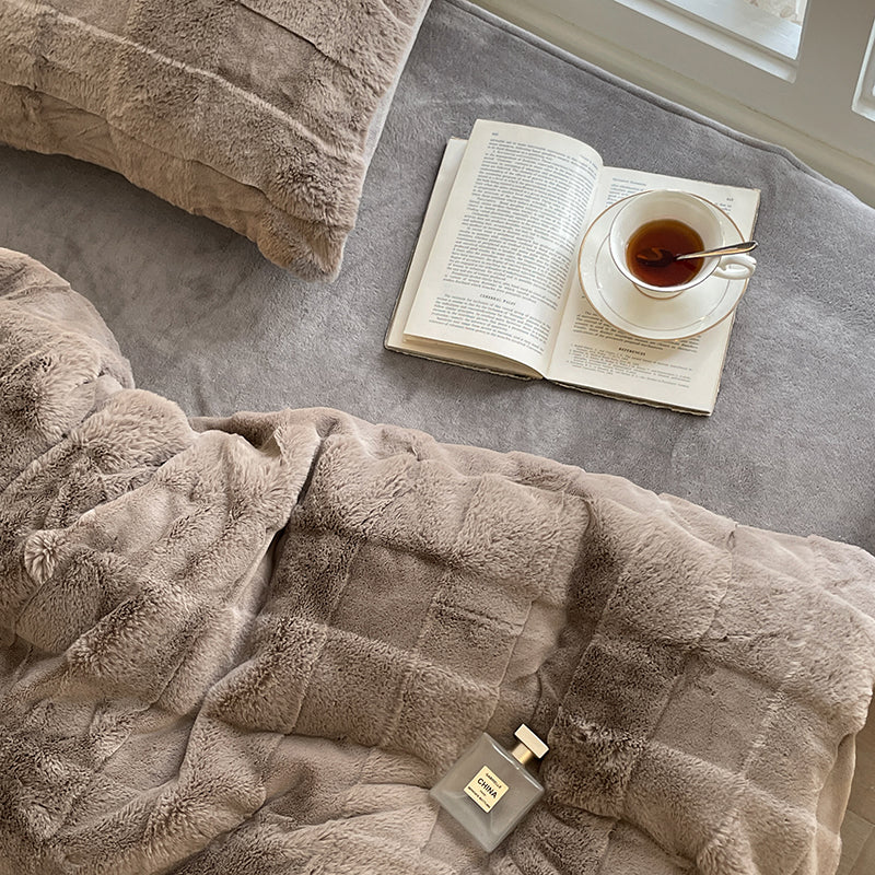 Frosty Nights Velvet Bedding Set