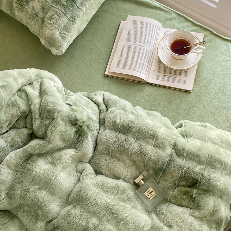 Frosty Nights Velvet Bedding Set