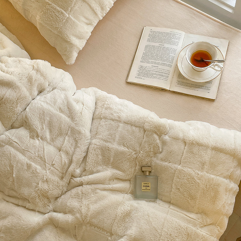 Frosty Nights Velvet Bedding Set