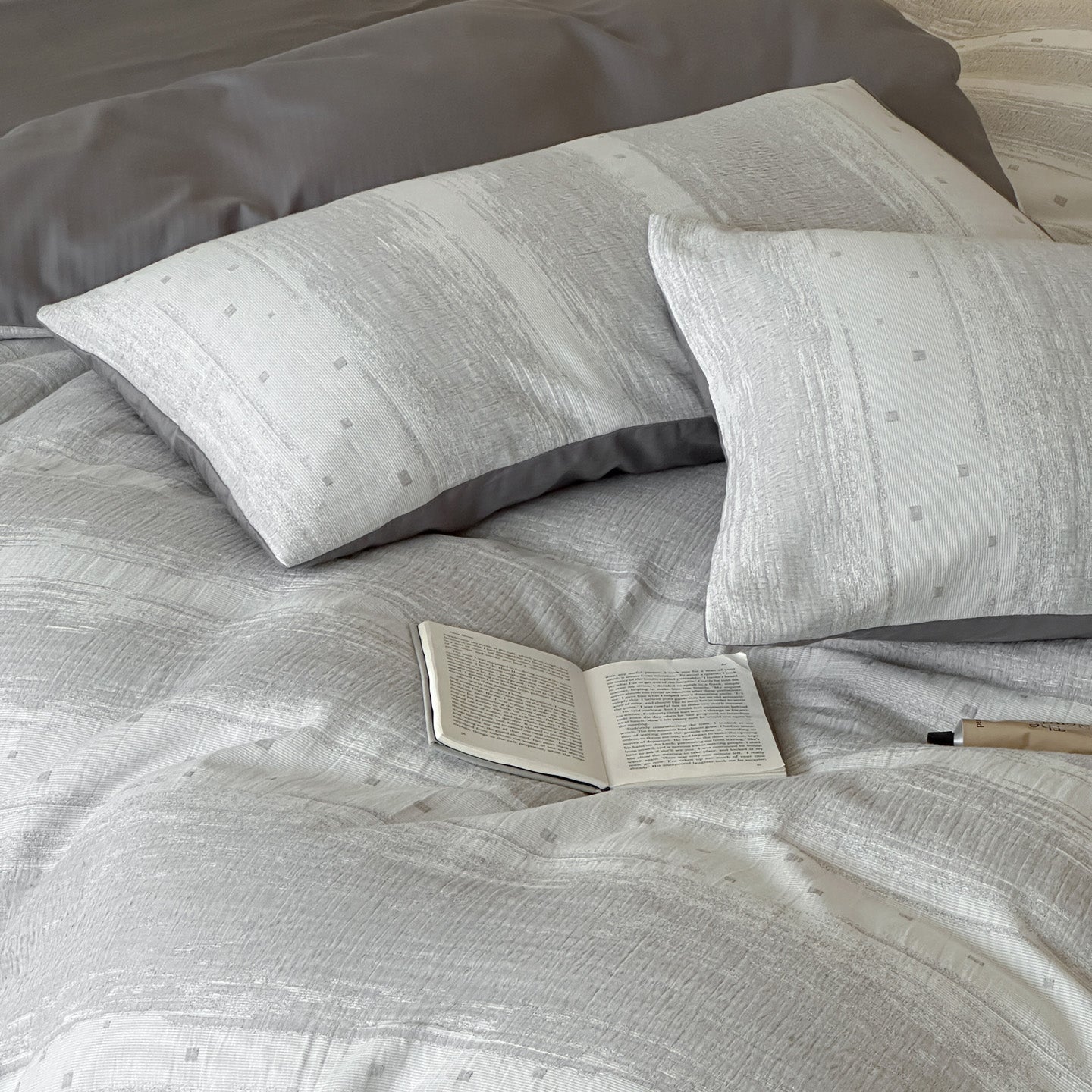 Serene Weave Bedding Set