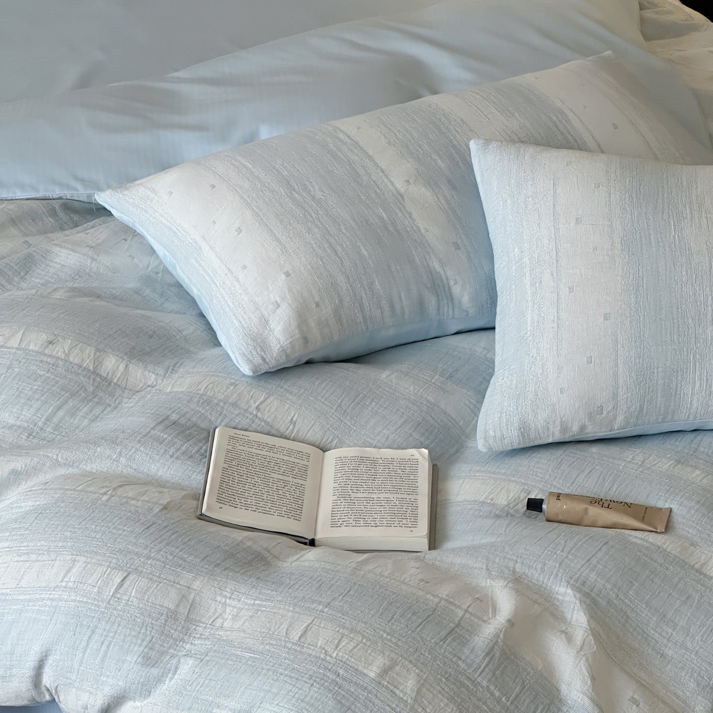 Serene Weave Bedding Set