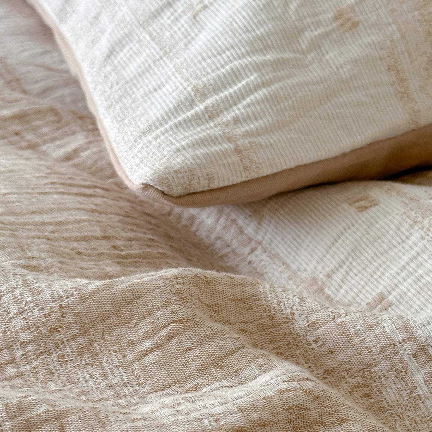 Serene Weave Bedding Set