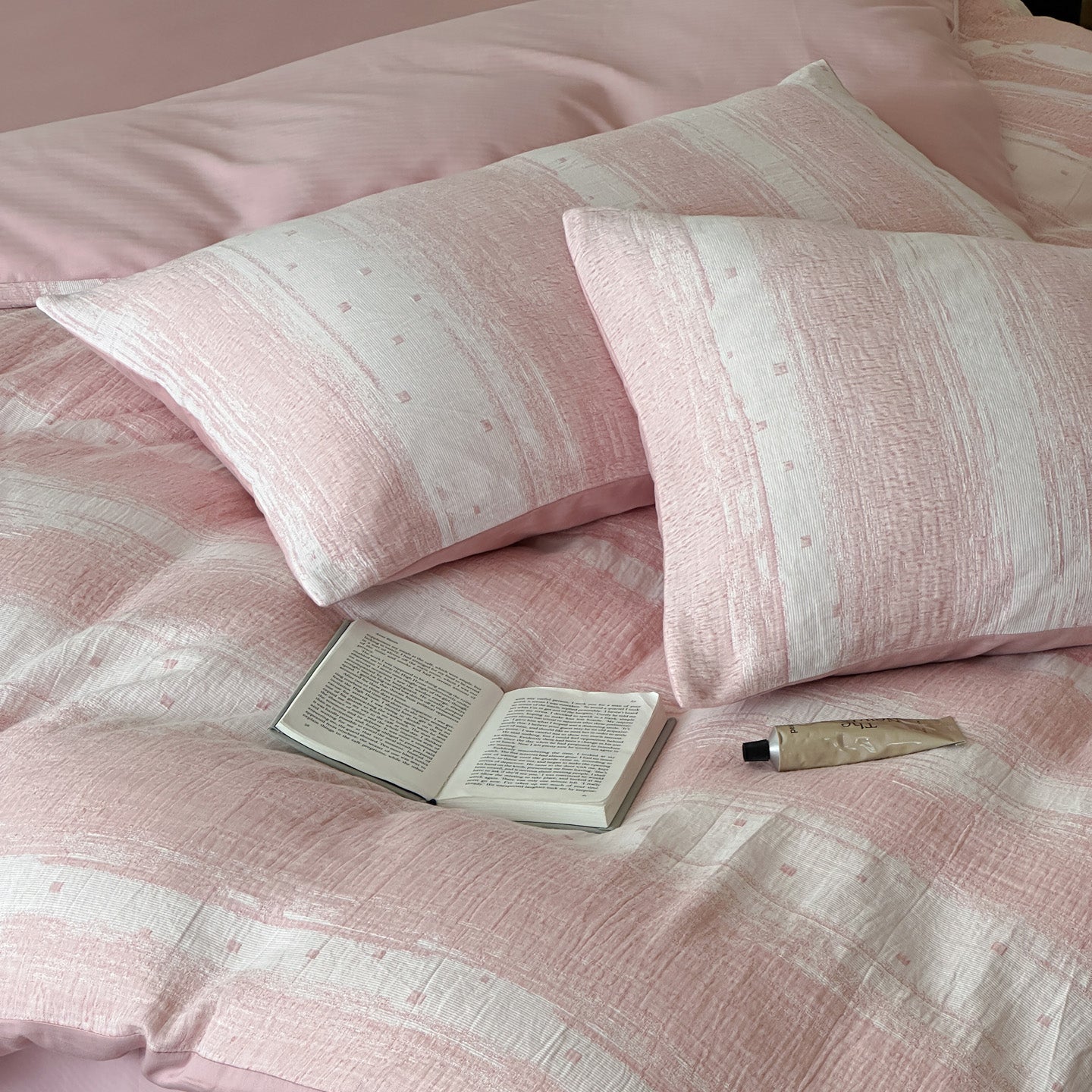 Serene Weave Bedding Set