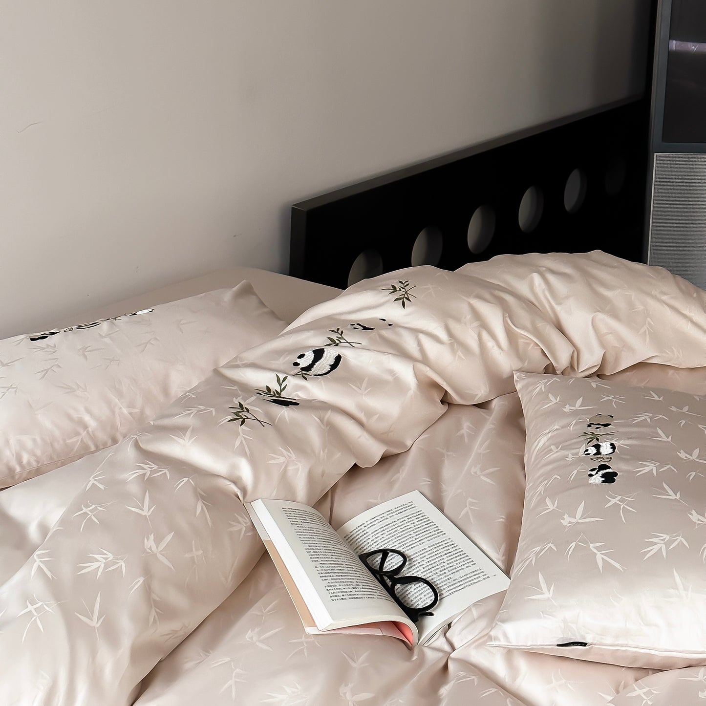 100S Panda Tribute Satin Bedding Set