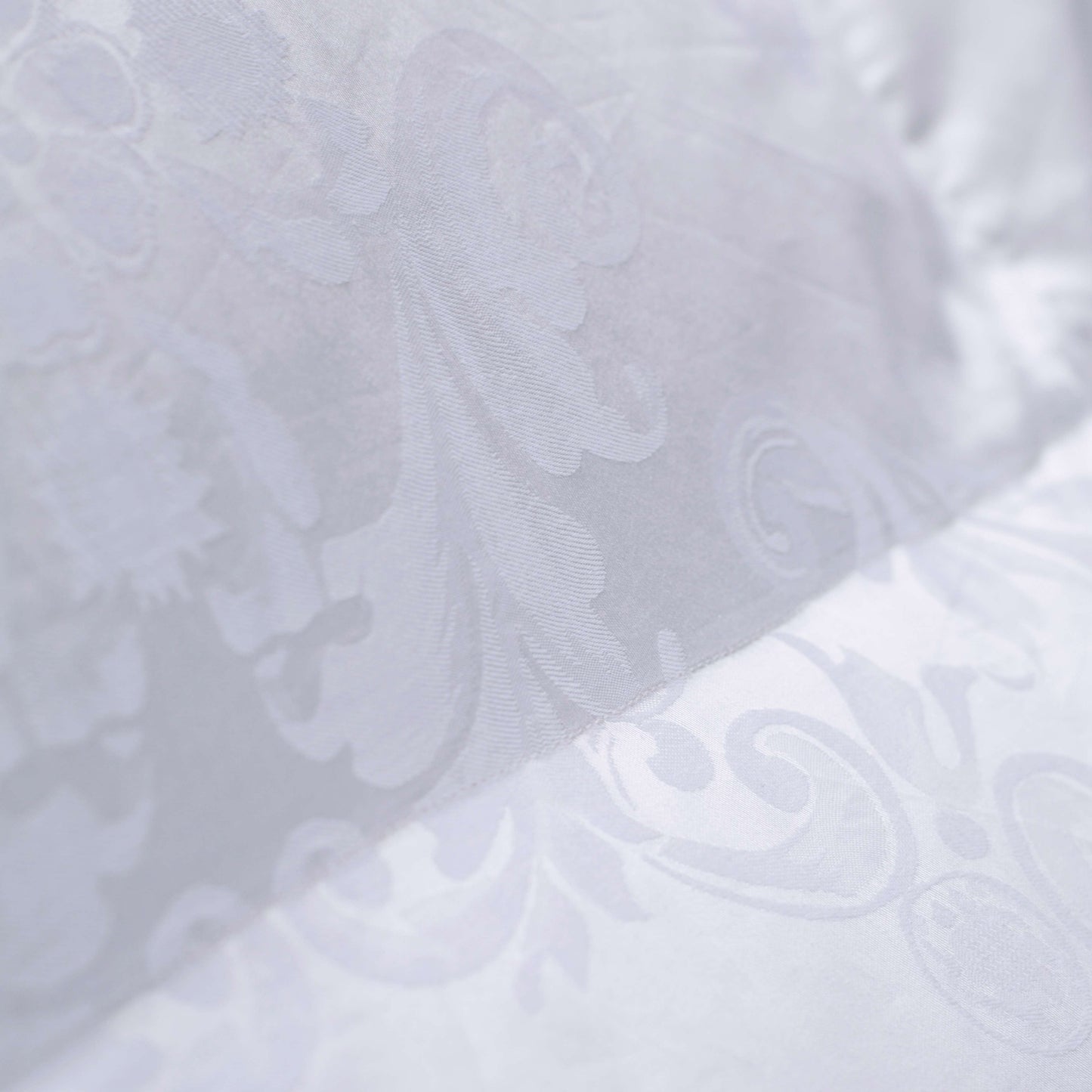 100% White Goose Down Filler Jacquard Duvet
