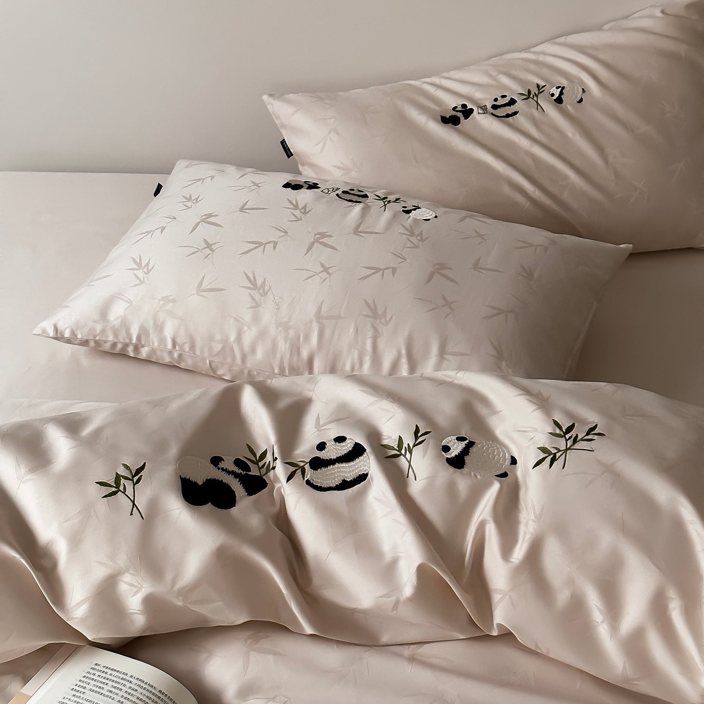100S Panda Tribute Satin Bedding Set