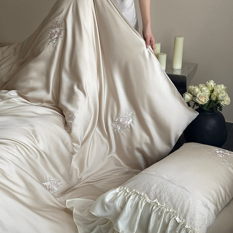 Rosé Allure Bedding Set