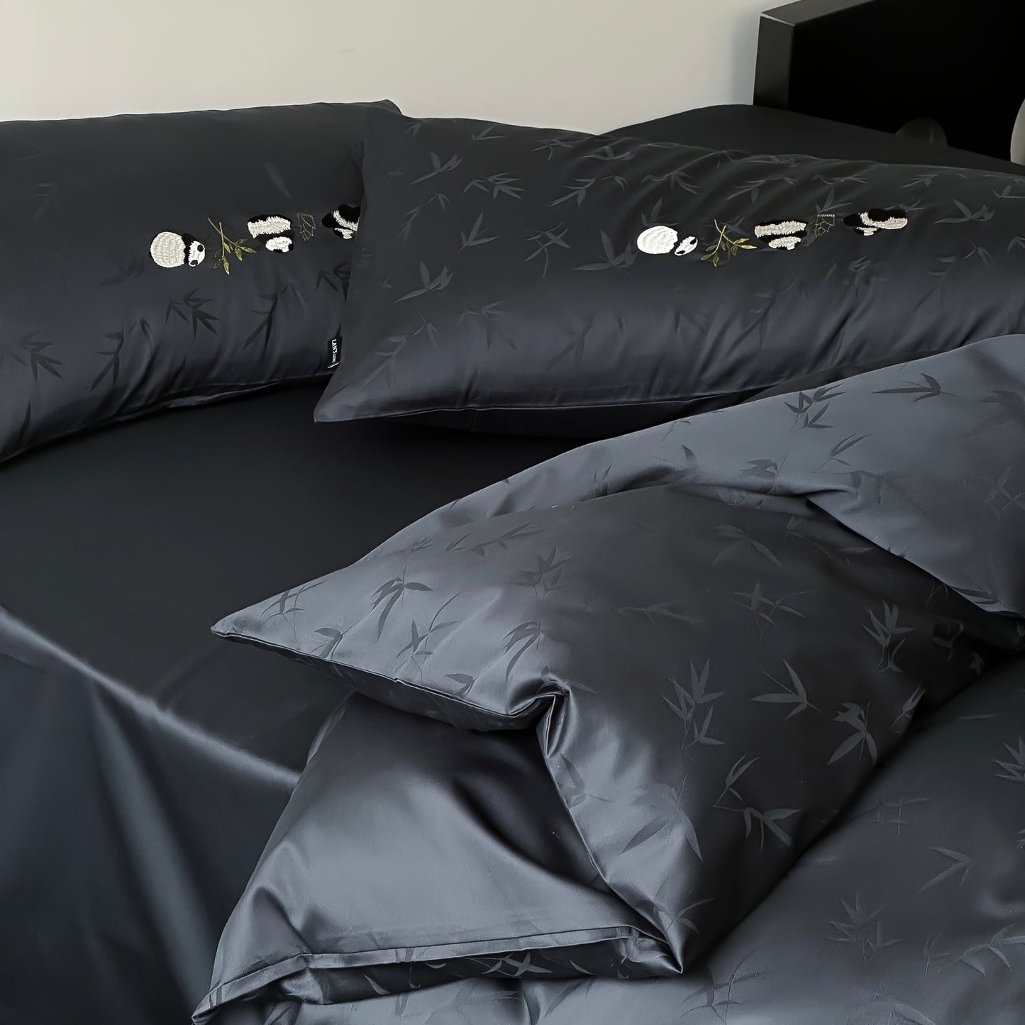 100S Panda Tribute Satin Bedding Set