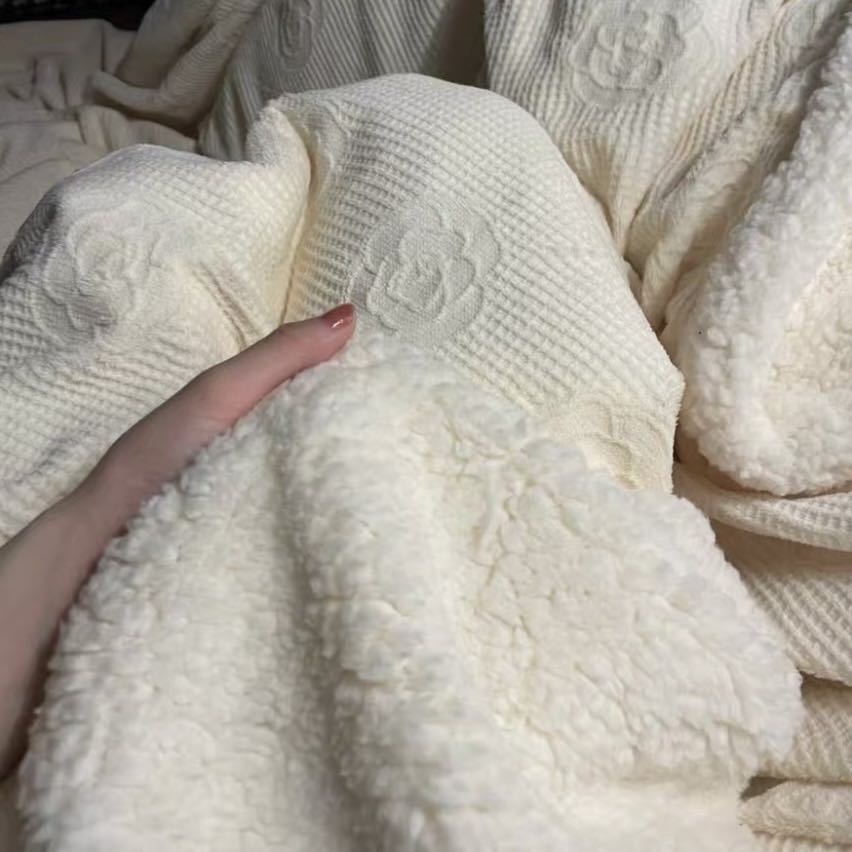 Milk Velvet Imitation Wool Blankets