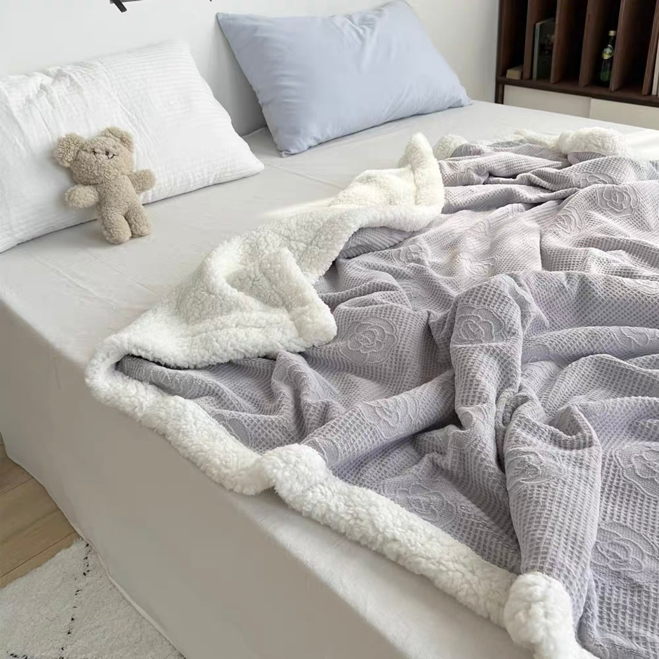 Milk Velvet Imitation Wool Blankets