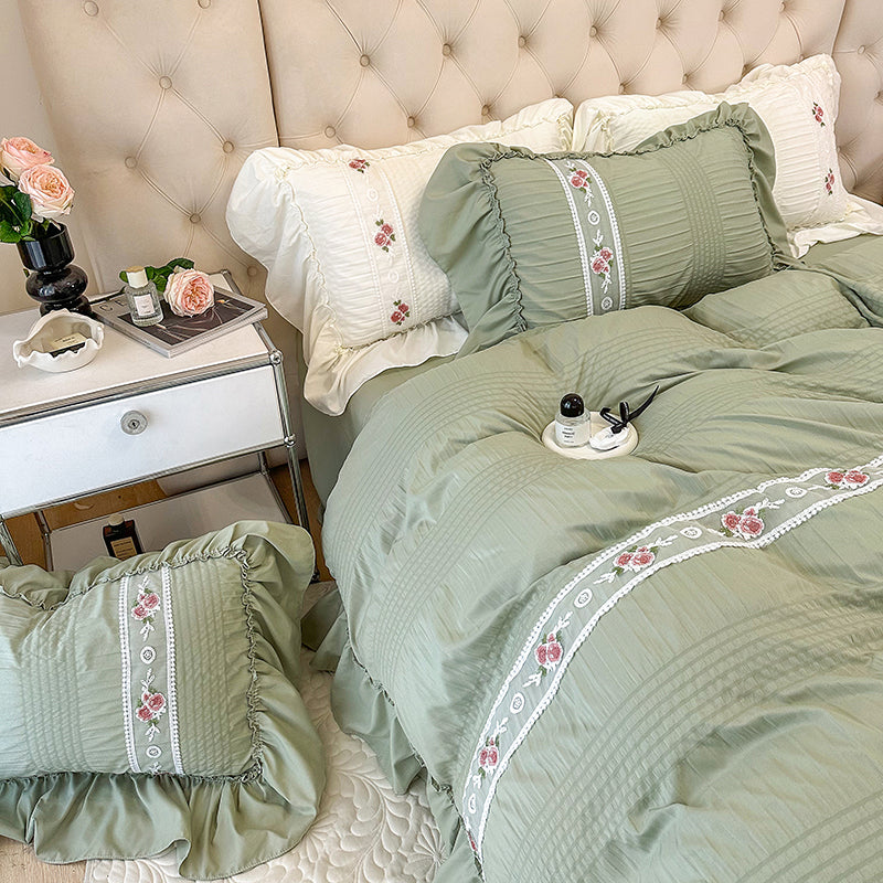 Belle Blooms Bedding Set
