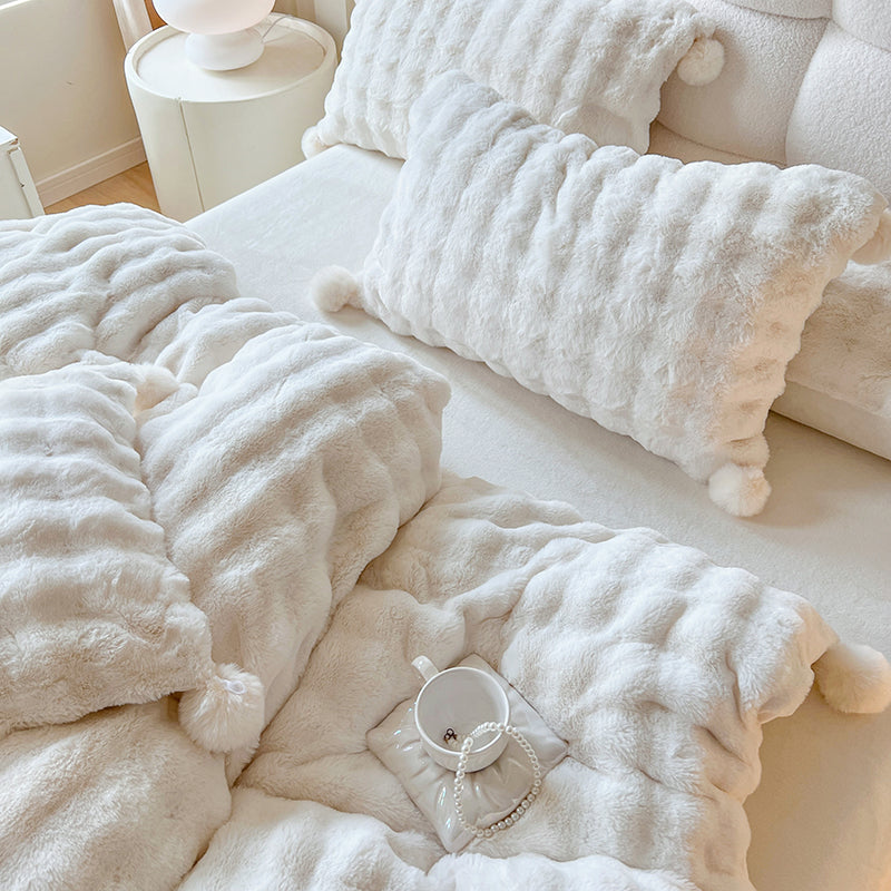 Puff Trim Bedding Set