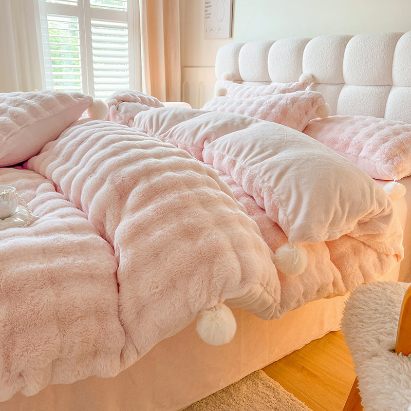 Puff Trim Bedding Set