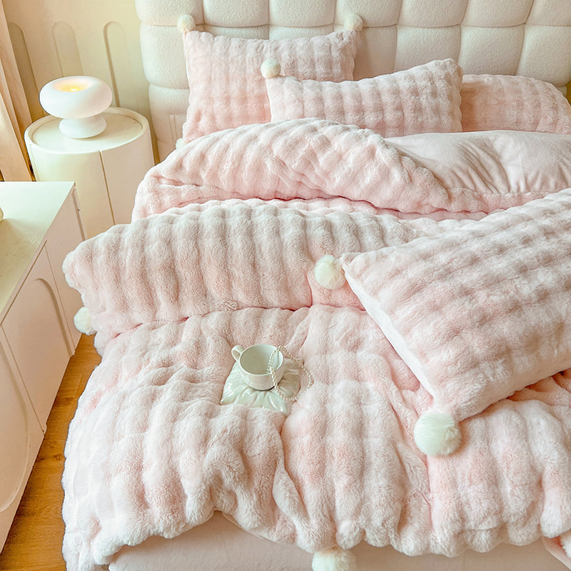 Puff Trim Bedding Set