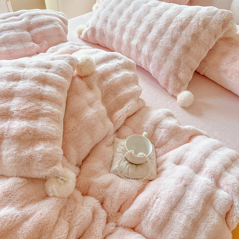 Puff Trim Bedding Set