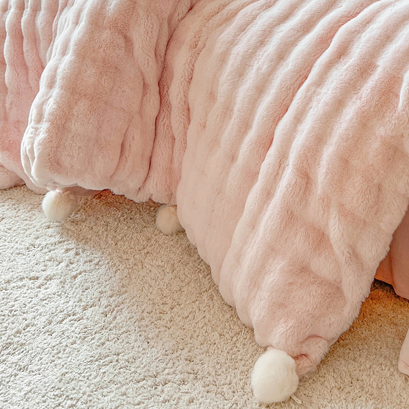 Puff Trim Bedding Set