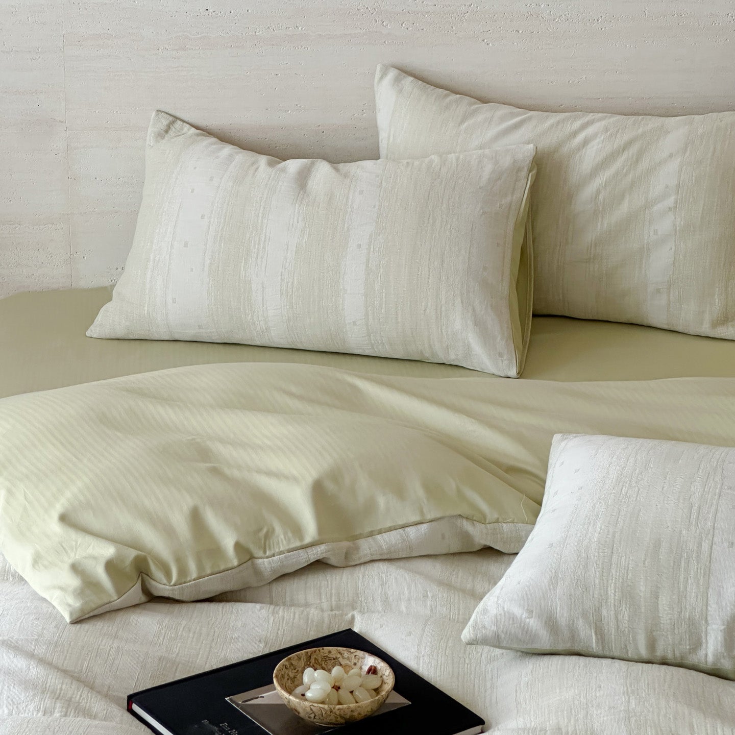 Serene Weave Bedding Set