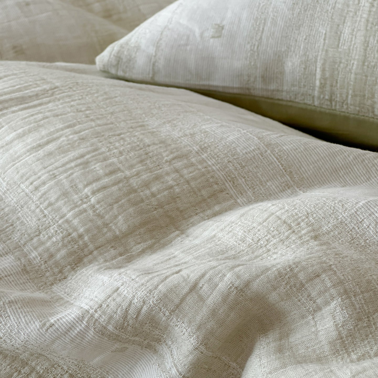 Serene Weave Bedding Set