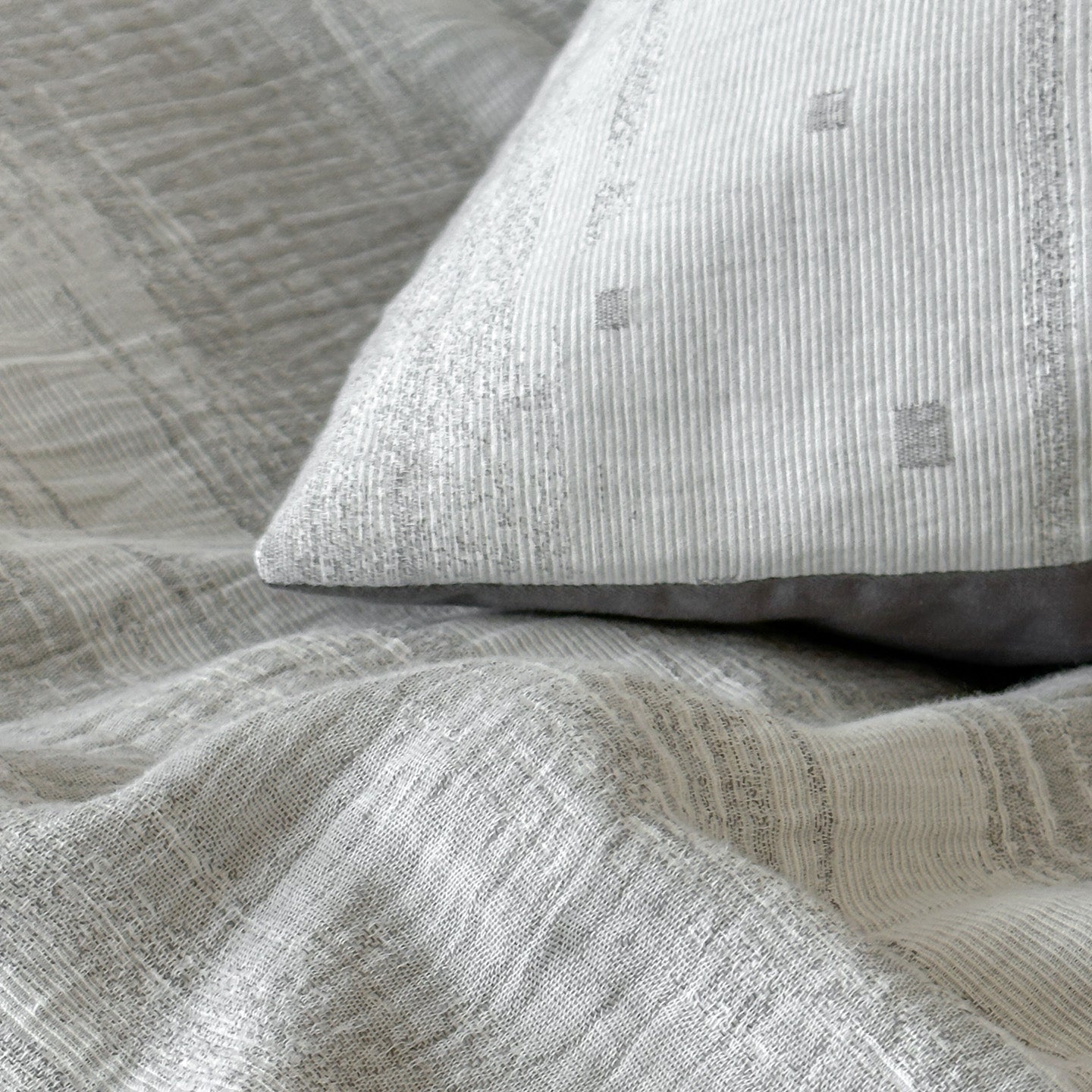 Serene Weave Bedding Set