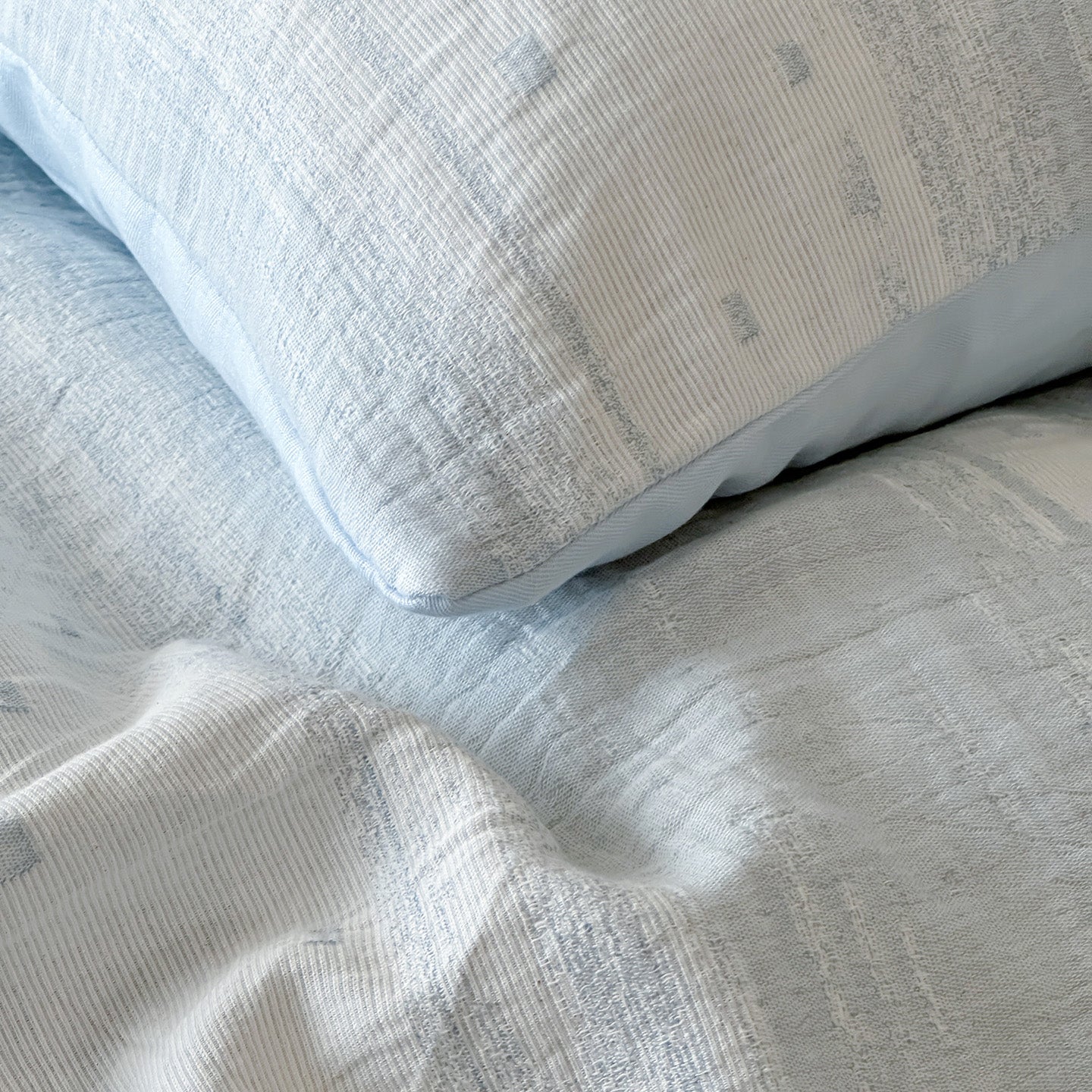 Serene Weave Bedding Set