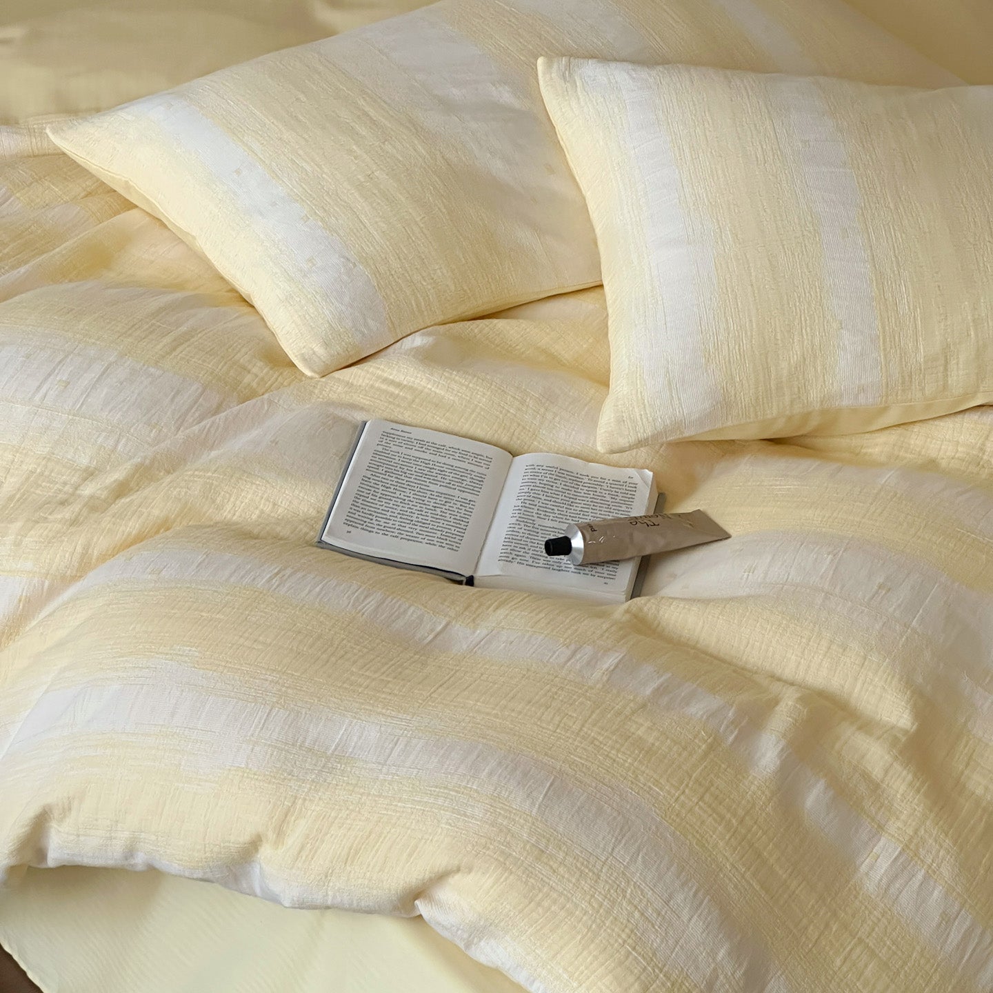 Serene Weave Bedding Set