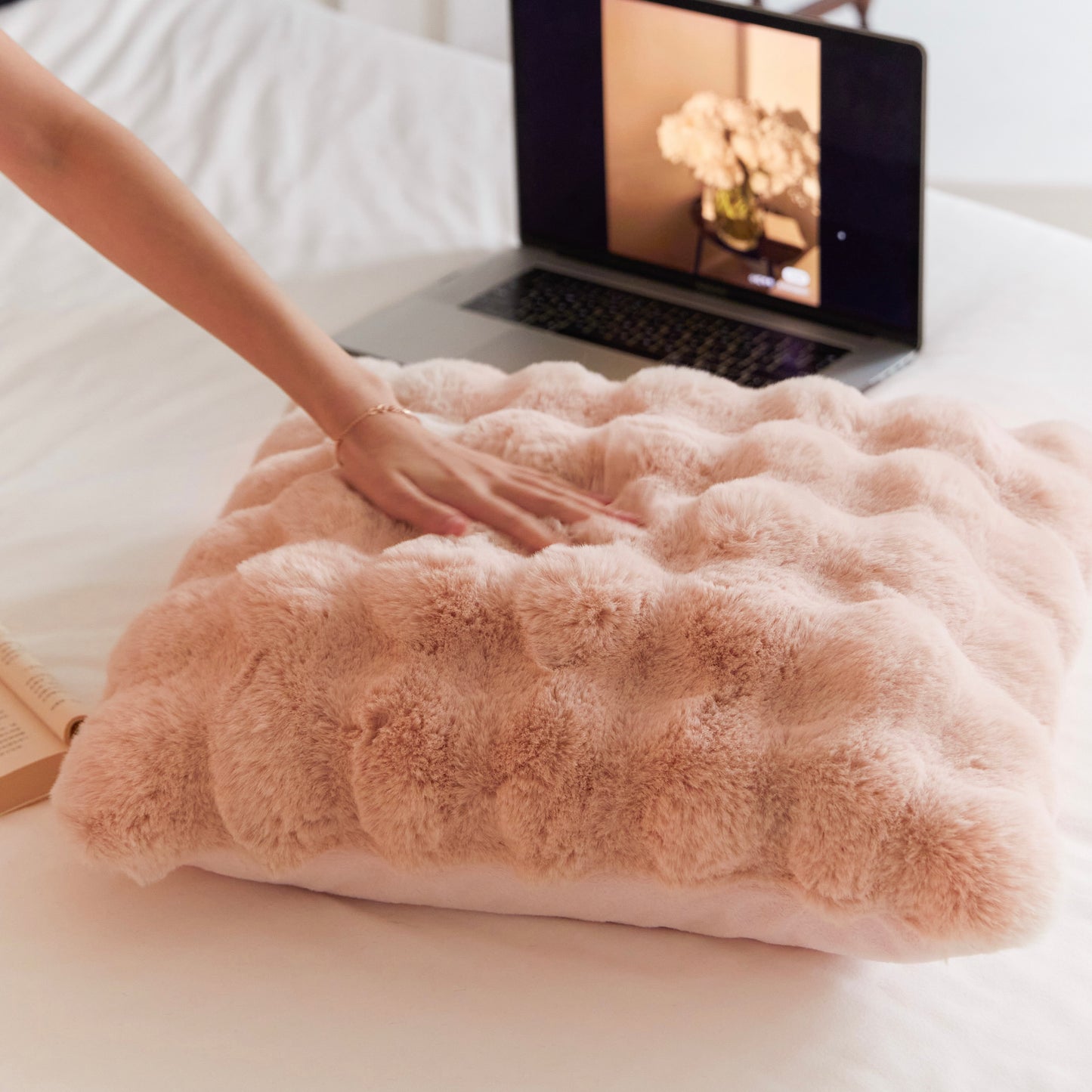 Tuscan Imitation Fur Blanket