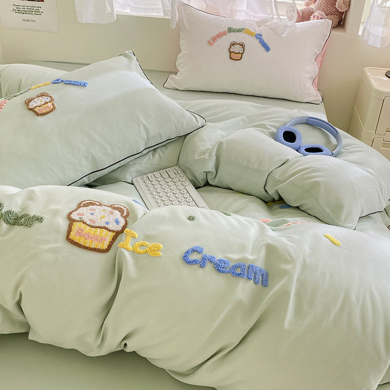 LittleScoop Embroidery Bedding Set