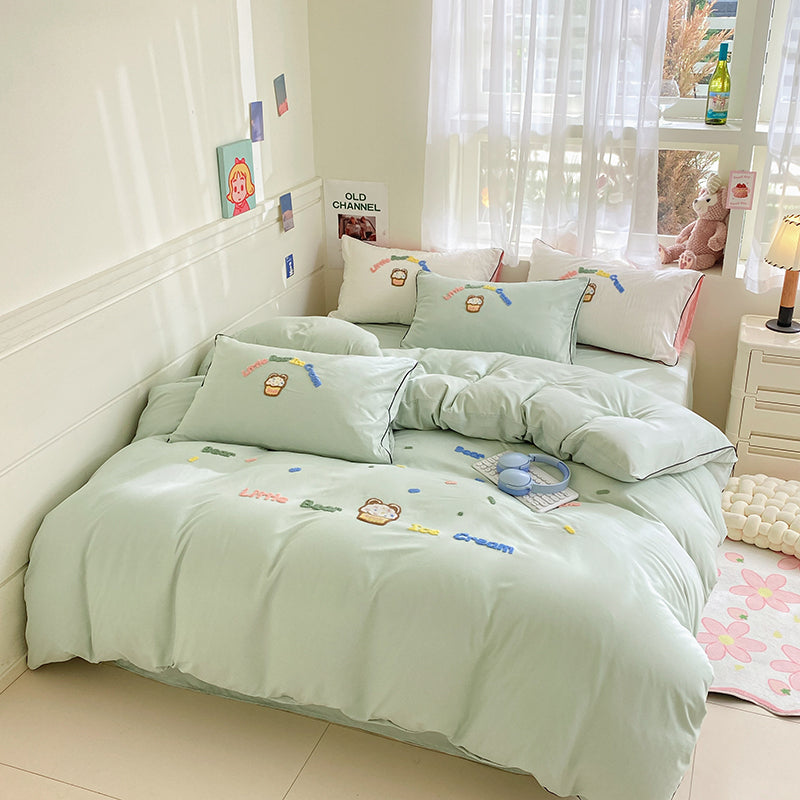 LittleScoop Embroidery Bedding Set