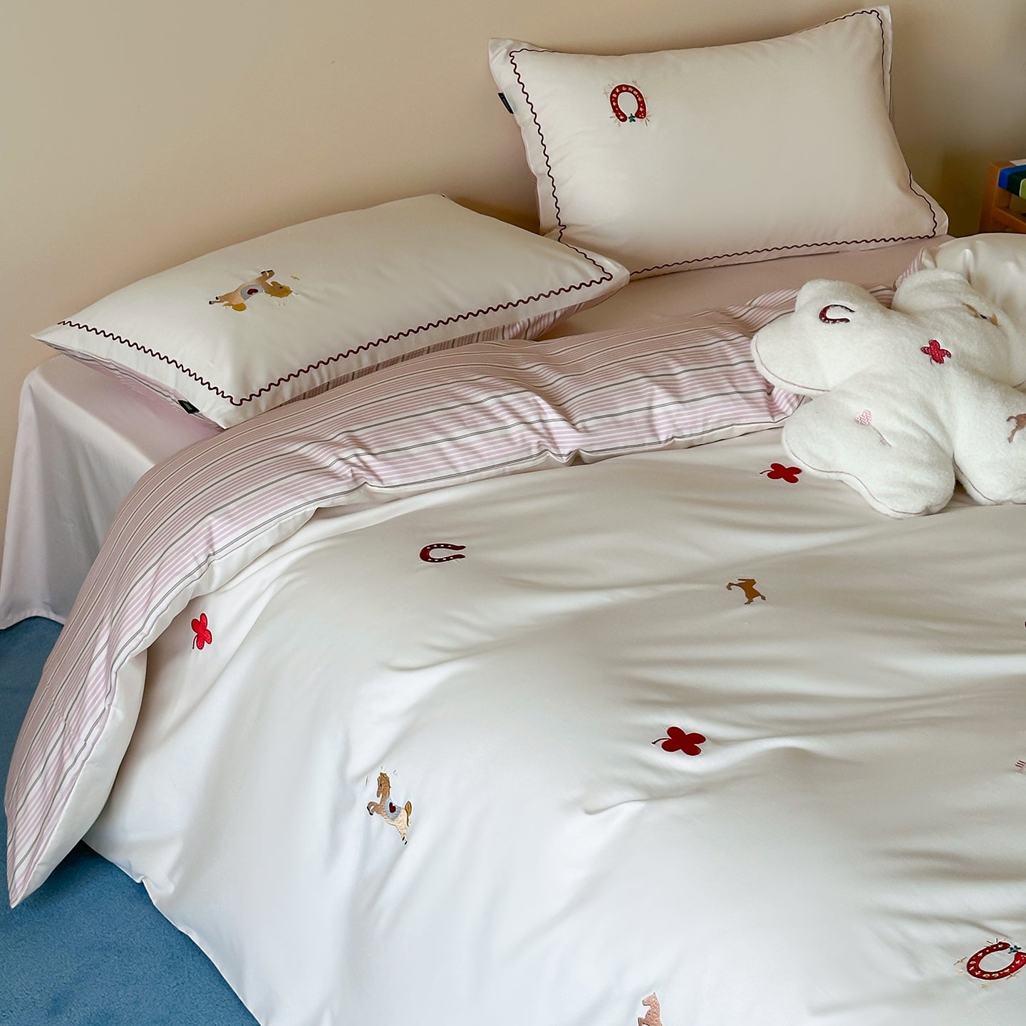 Lucky Pony Embroidery Bedding Set - White main image