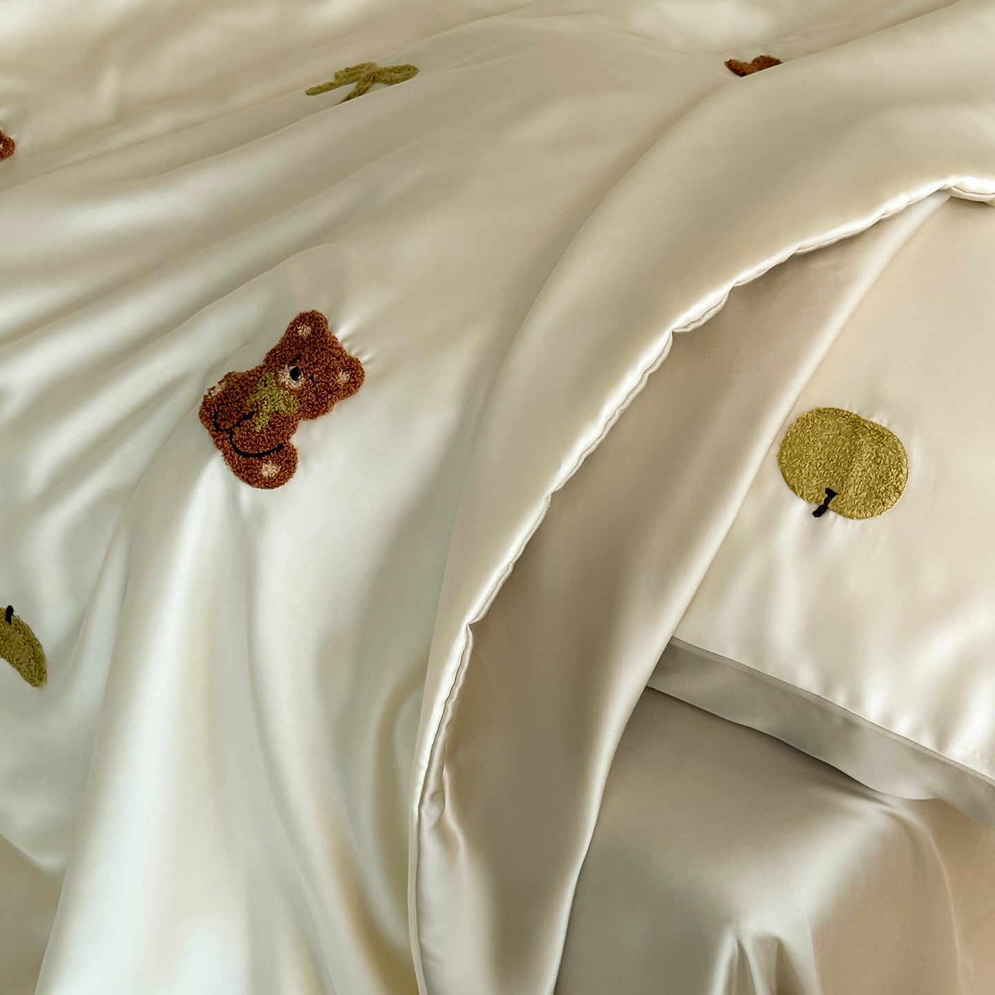 Snugglemarks Tufts Tencel™ Cooling Quilt