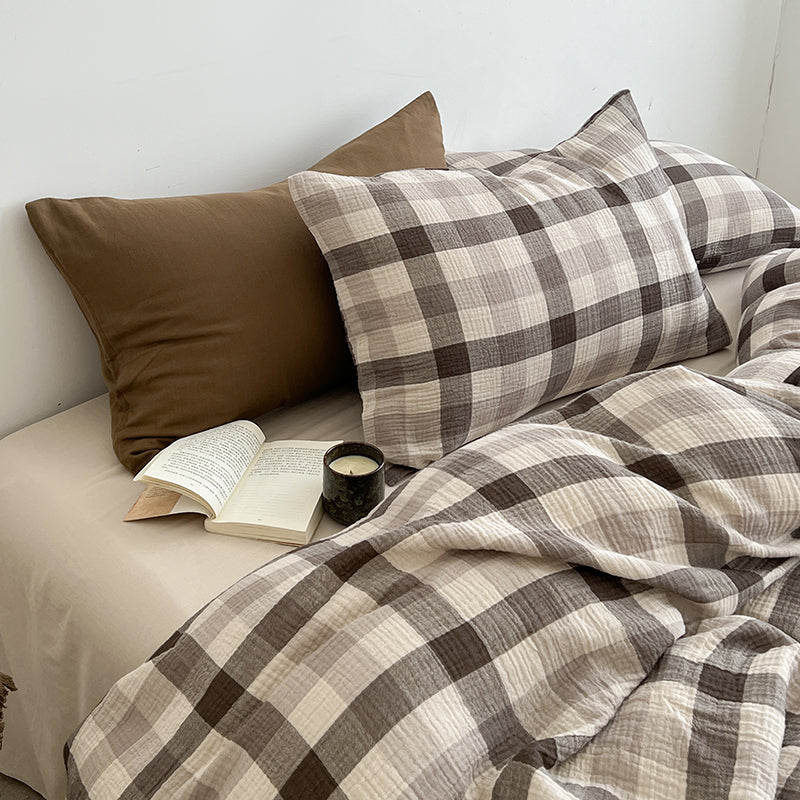 Breeze Line Bedding Set