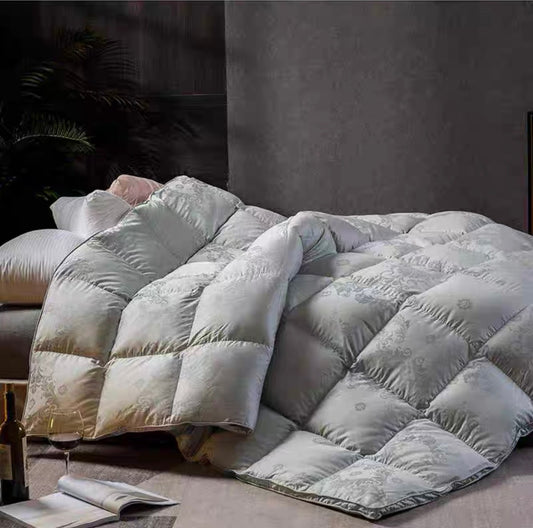 100% White Goose Down Filler Jacquard Duvet